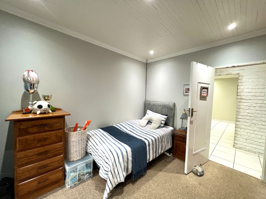 4 Bedroom Property for Sale in Walmer Downs Eastern Cape